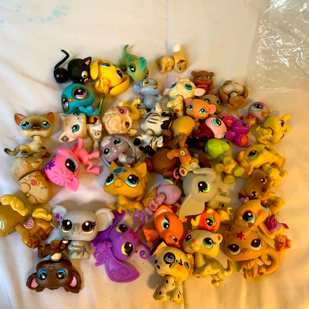 40 Little Pet Shop Pets